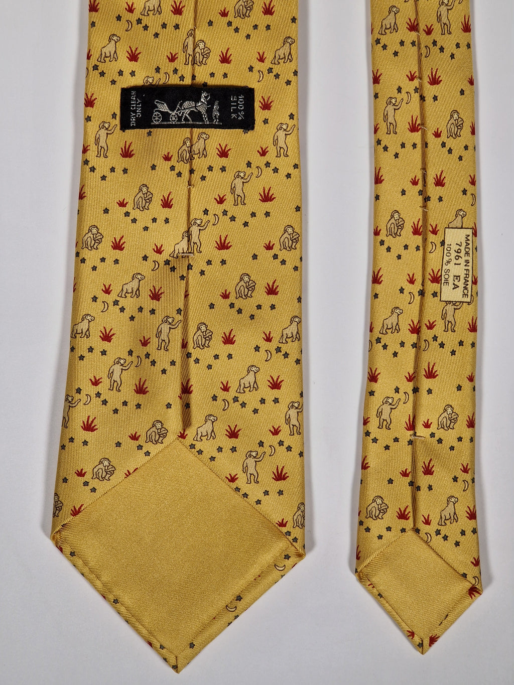 007961 Hermès tie yellow whimsical monkey pattern 7961 EA