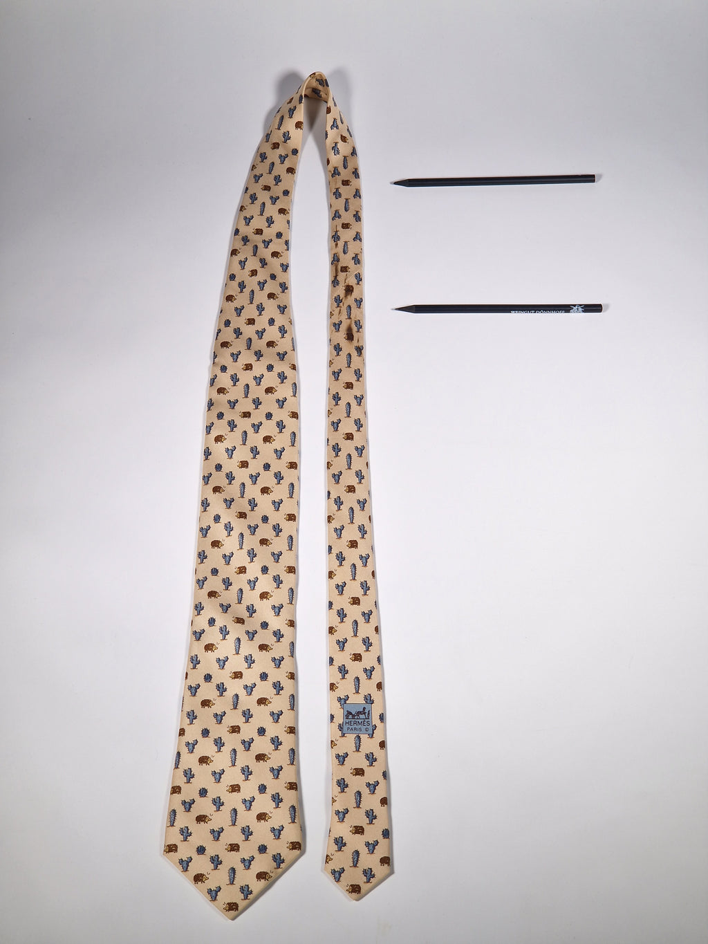Hermès silk tie beige Hedgehog ad catus whimsical pattern 7988 EA