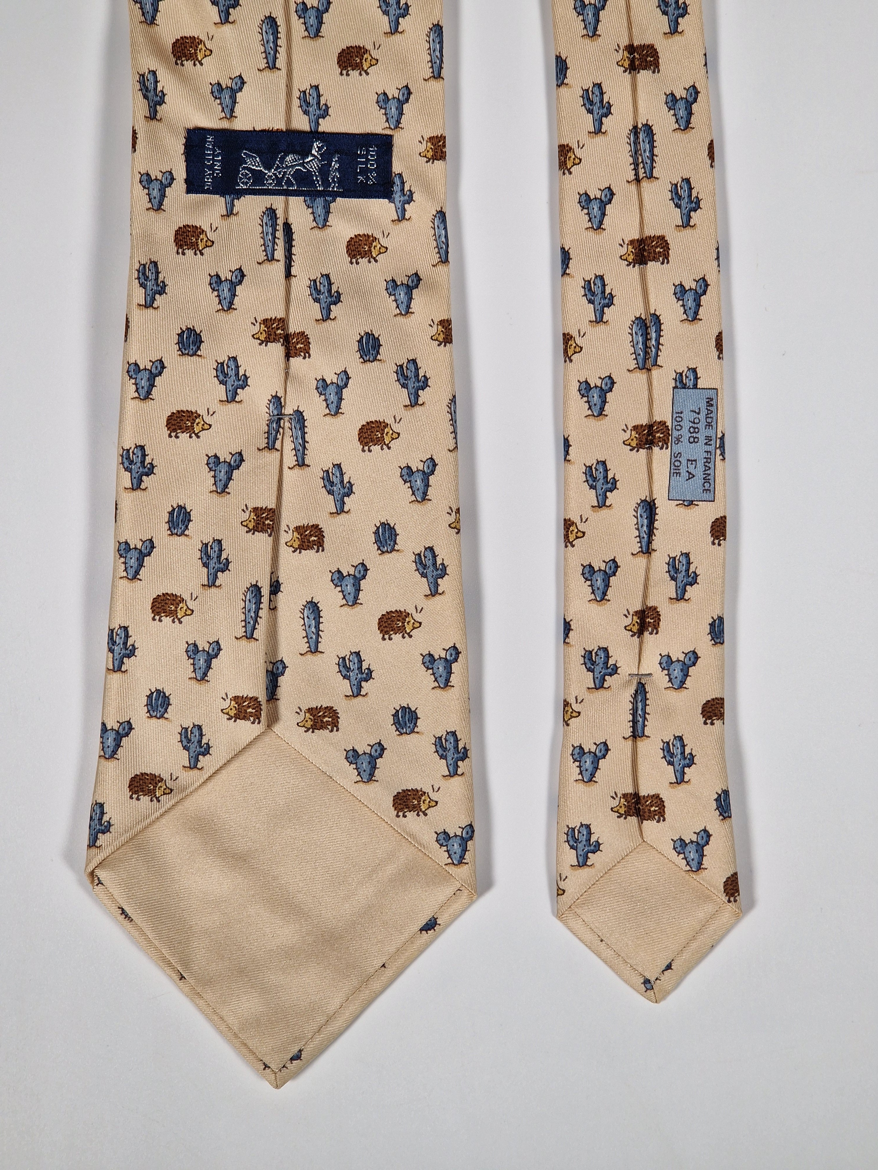 Hermès silk tie beige Hedgehog ad catus whimsical pattern 7988 EA