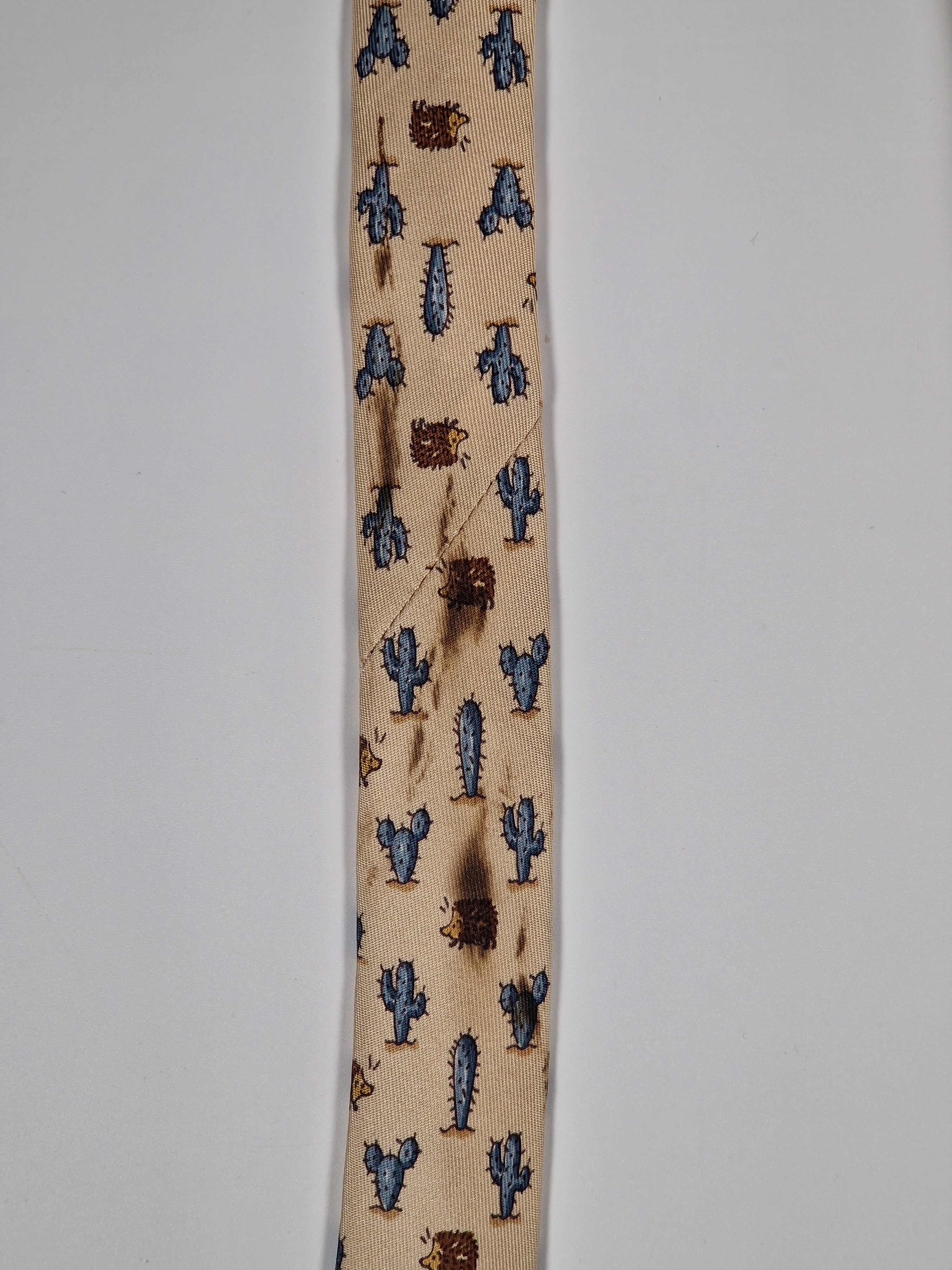 Hermès silk tie beige Hedgehog ad catus whimsical pattern 7988 EA