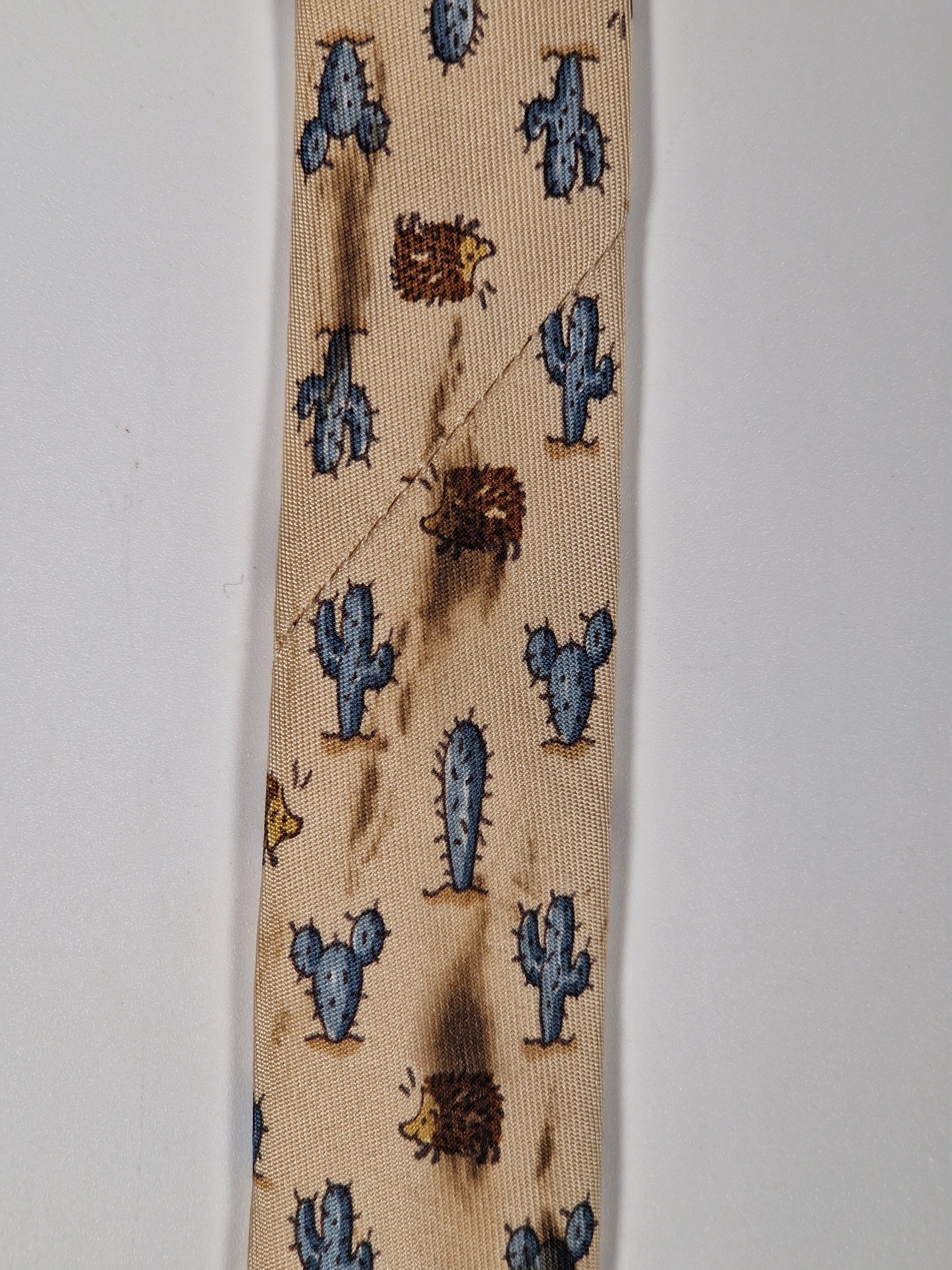 Hermès silk tie beige Hedgehog ad catus whimsical pattern 7988 EA