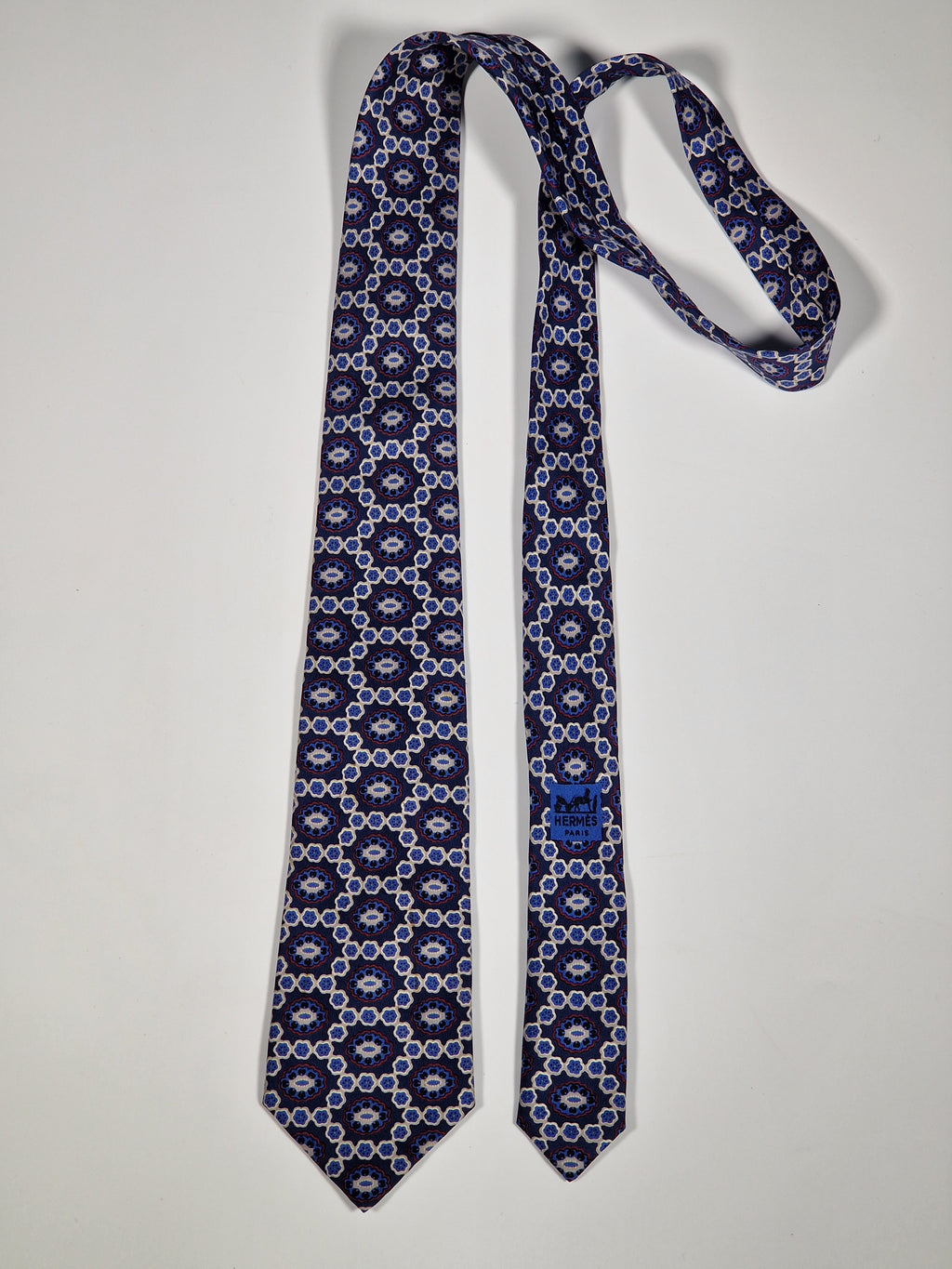 000837 Hermès silk tie blue geometrical pattern 837 EA