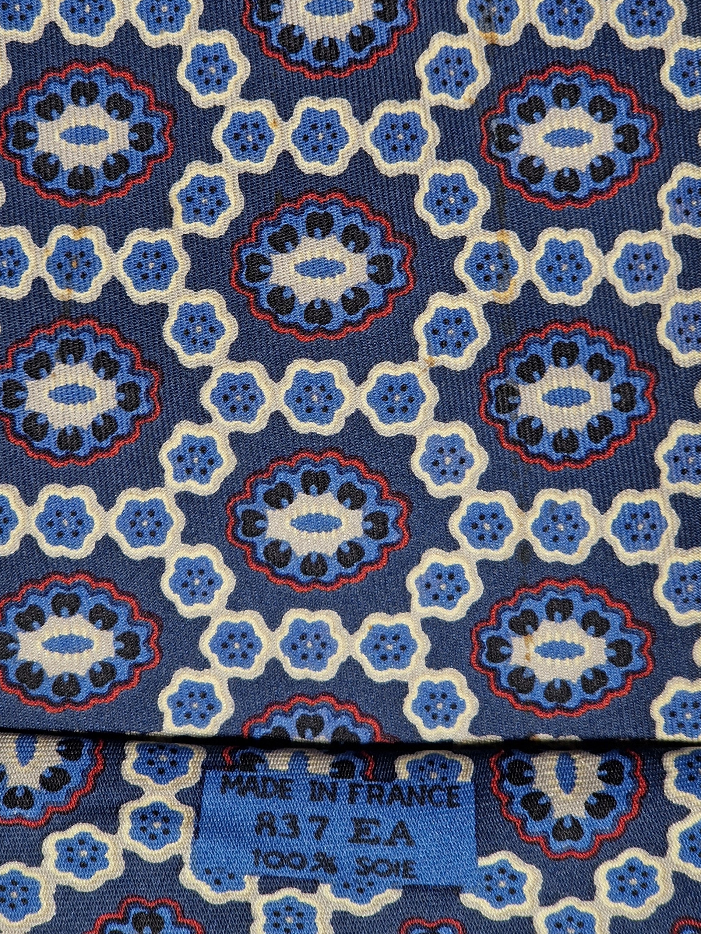 000837 Hermès silk tie blue geometrical pattern 837 EA