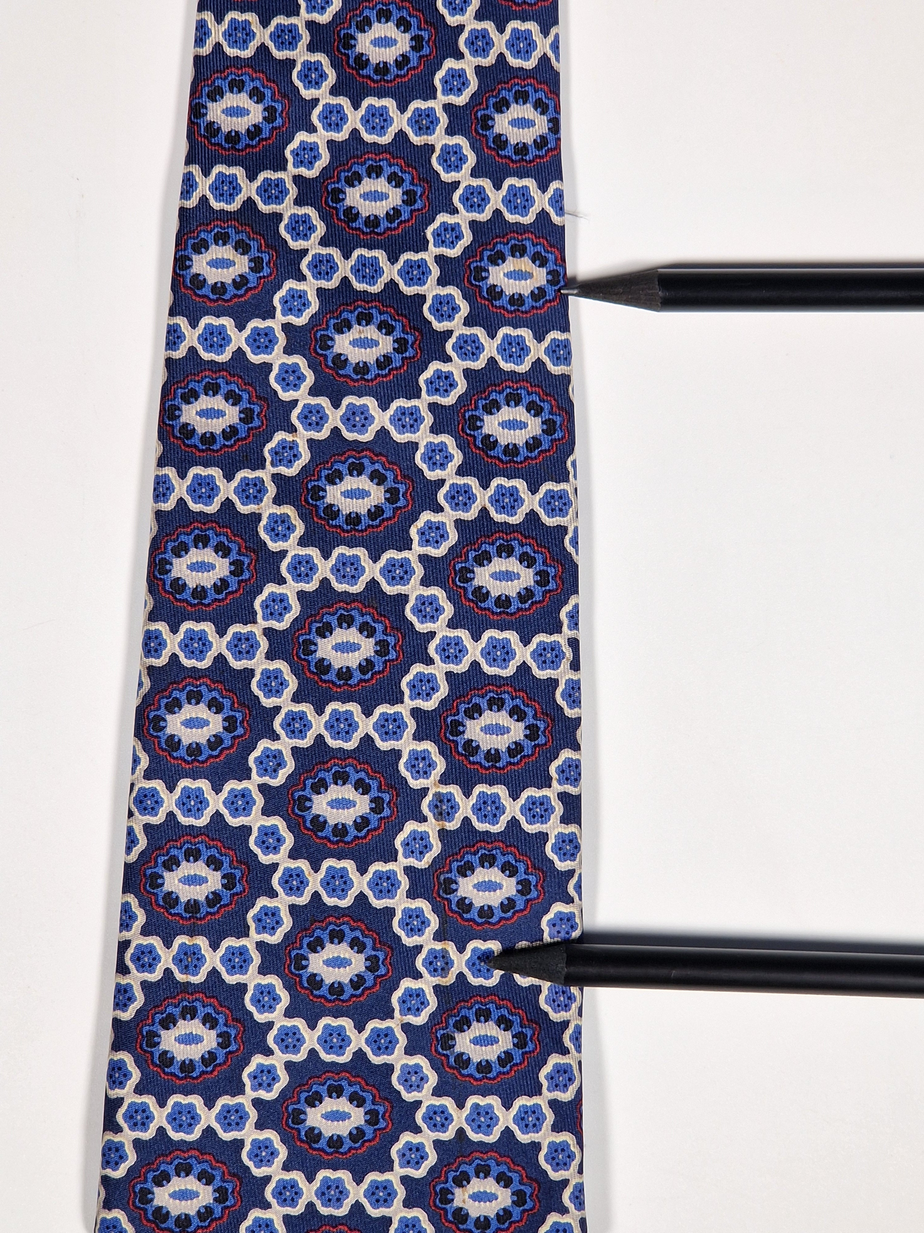 000837 Hermès silk tie blue geometrical pattern 837 EA