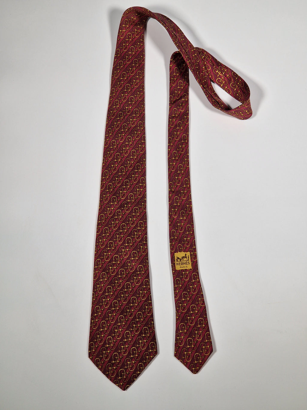 000910 Hermès tie red equestrian pattern 910 HA