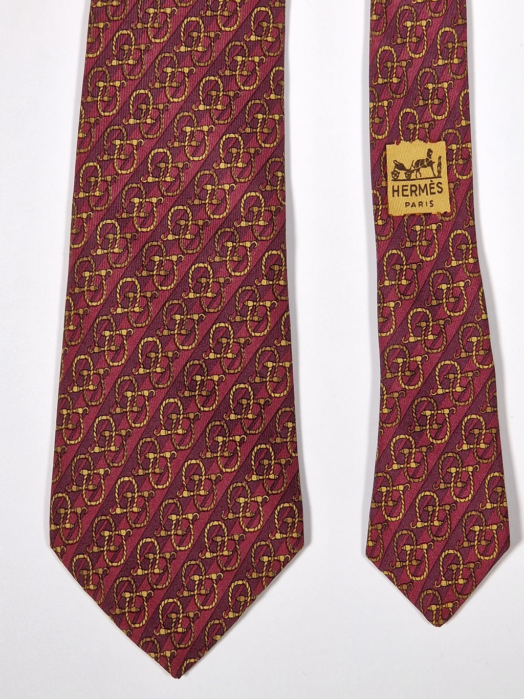 000910 Hermès tie red equestrian pattern 910 HA