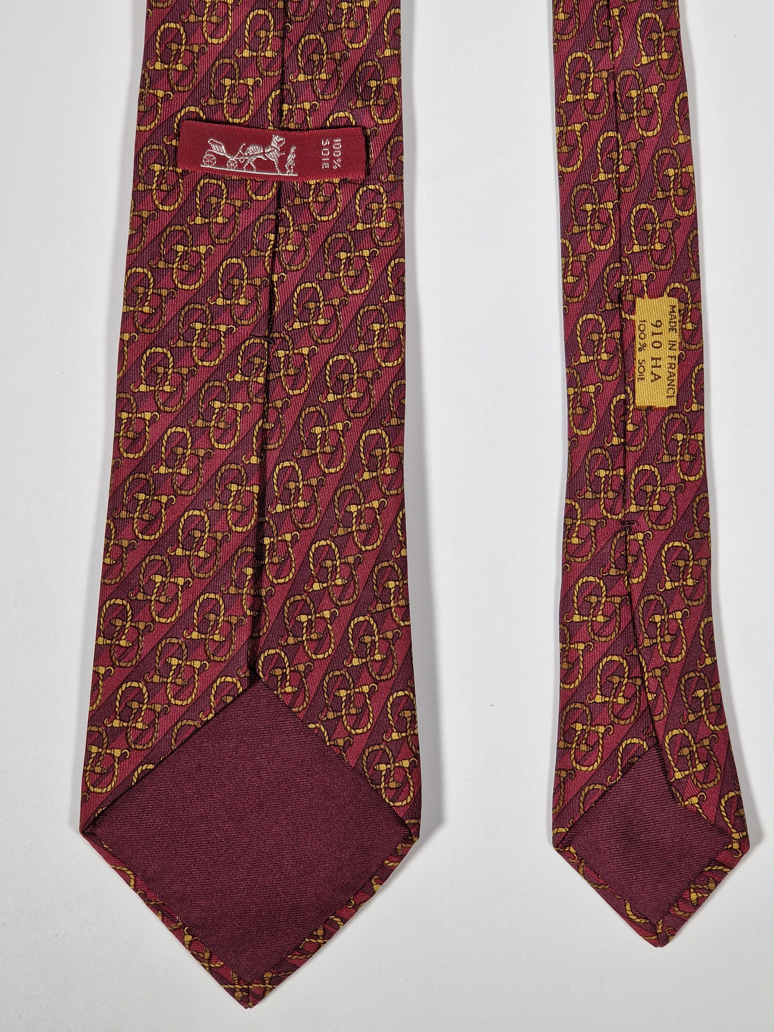 000910 Hermès tie red equestrian pattern 910 HA