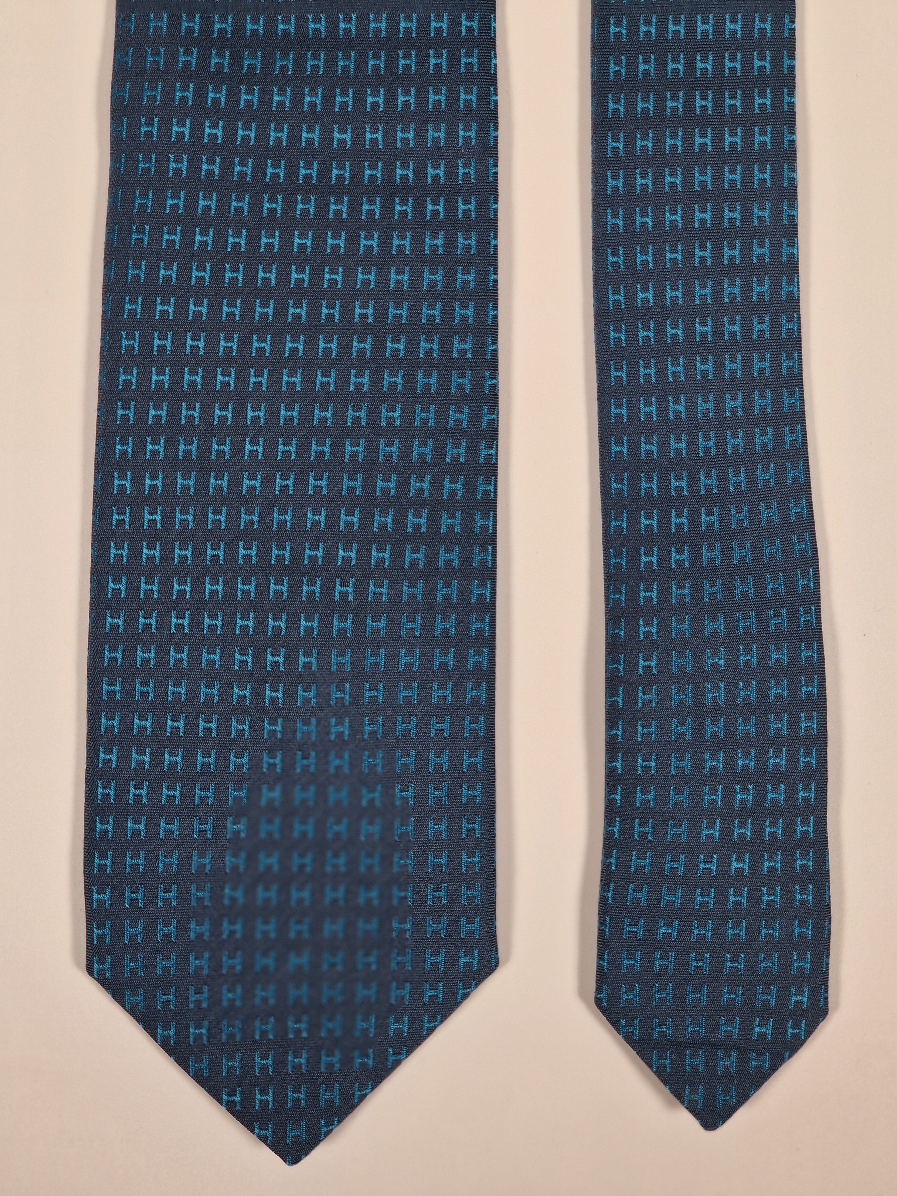 Hermés Blue metallic Faconnee H Tie