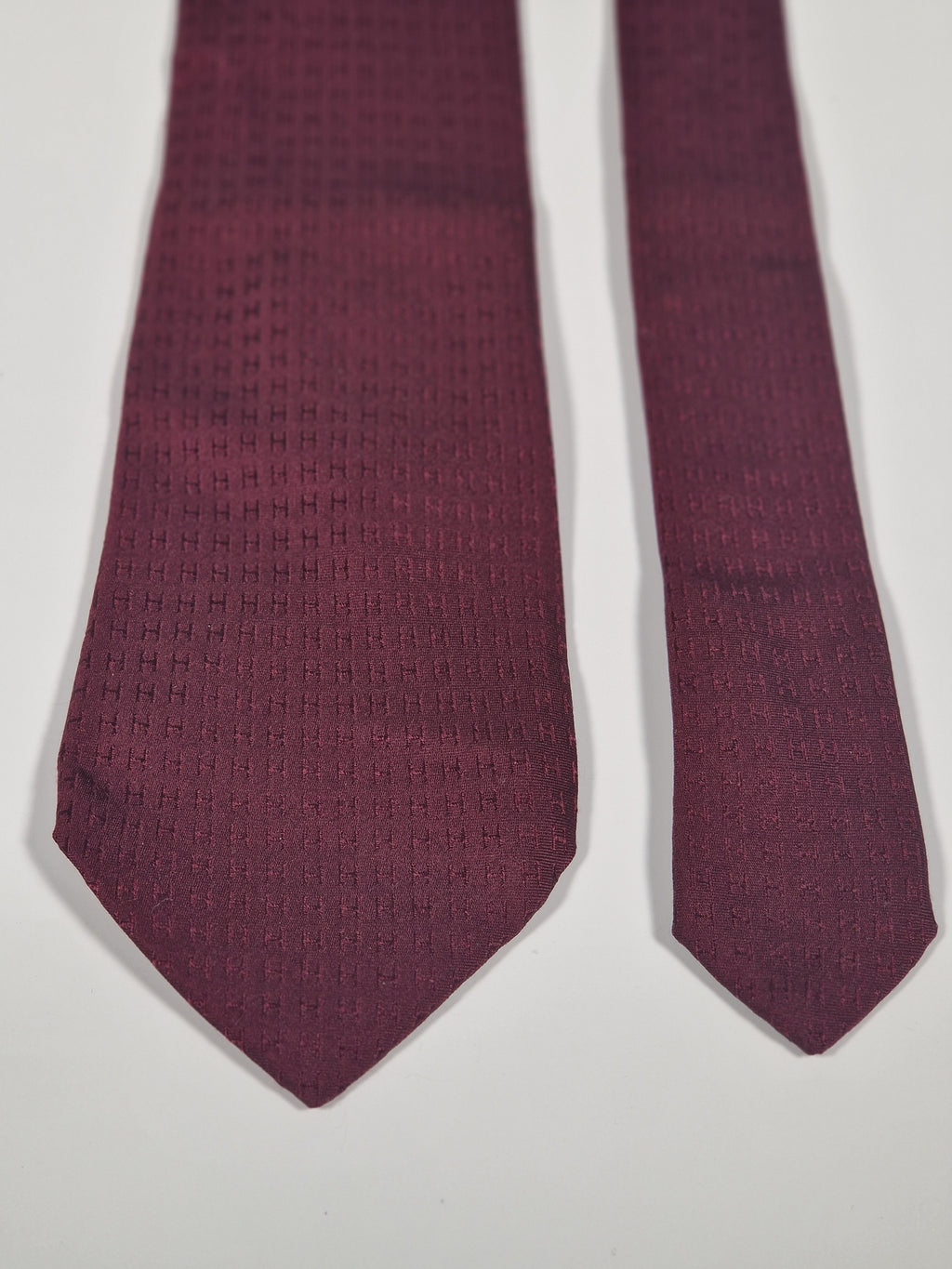 Hermés Burgundy Faconnee H Tie