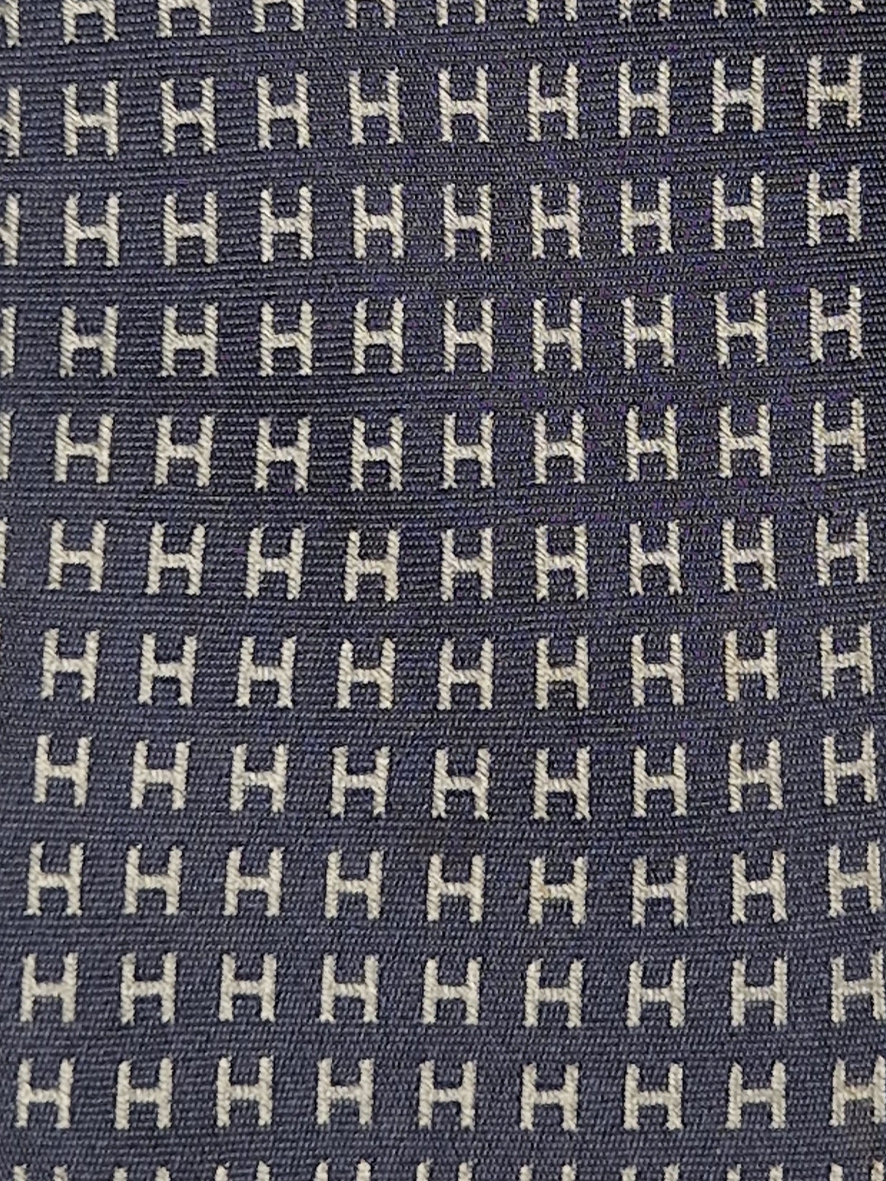 Hermés Grey metallic Faconnee H Tie