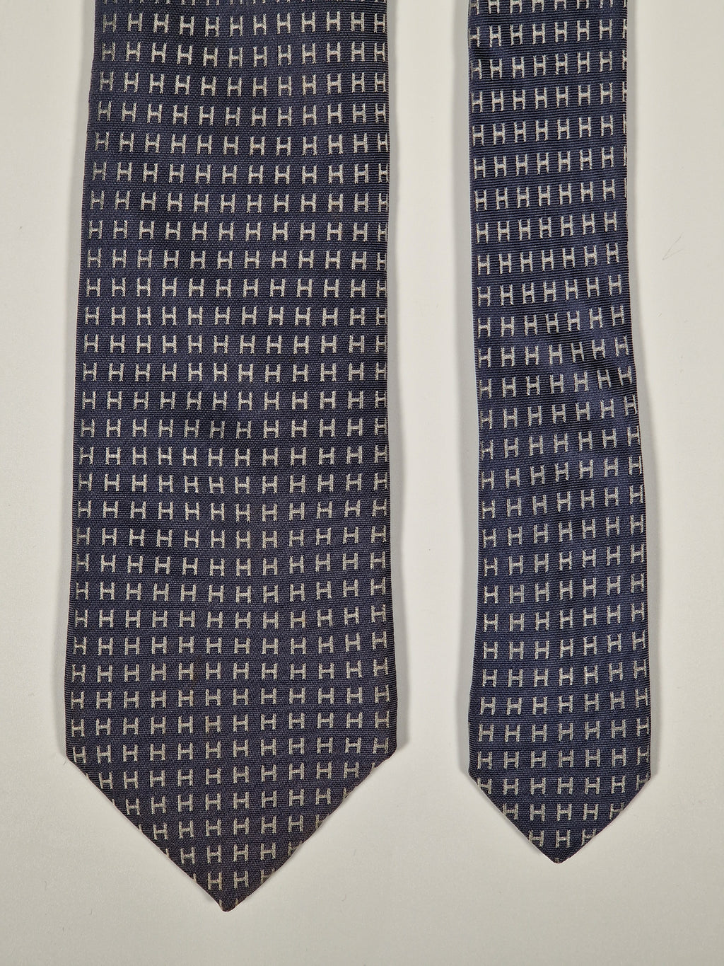 Hermés Grey metallic Faconnee H Tie