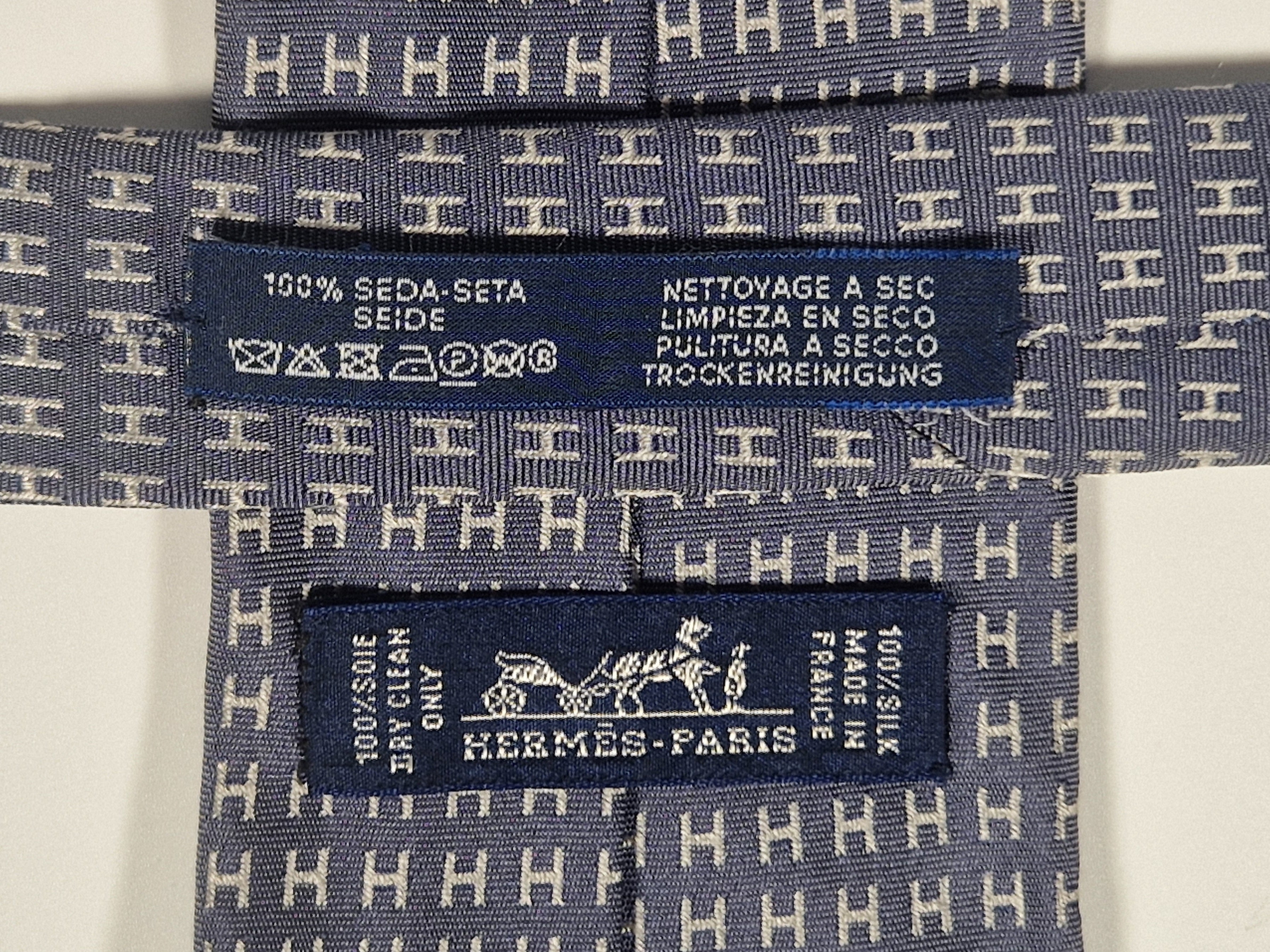 Hermés Grey metallic Faconnee H Tie