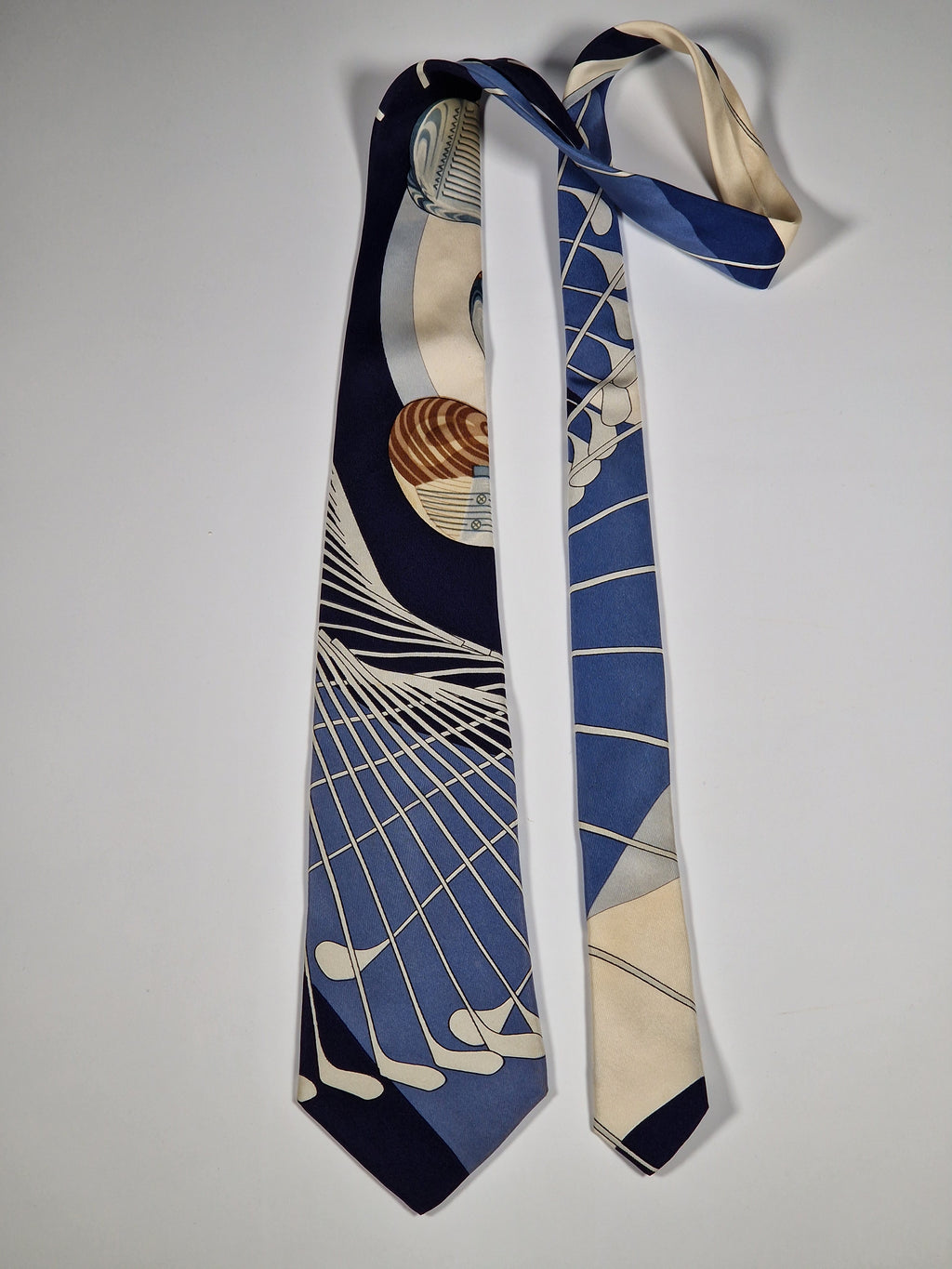 Vintage Hermès silk tie Golf pattern No Code