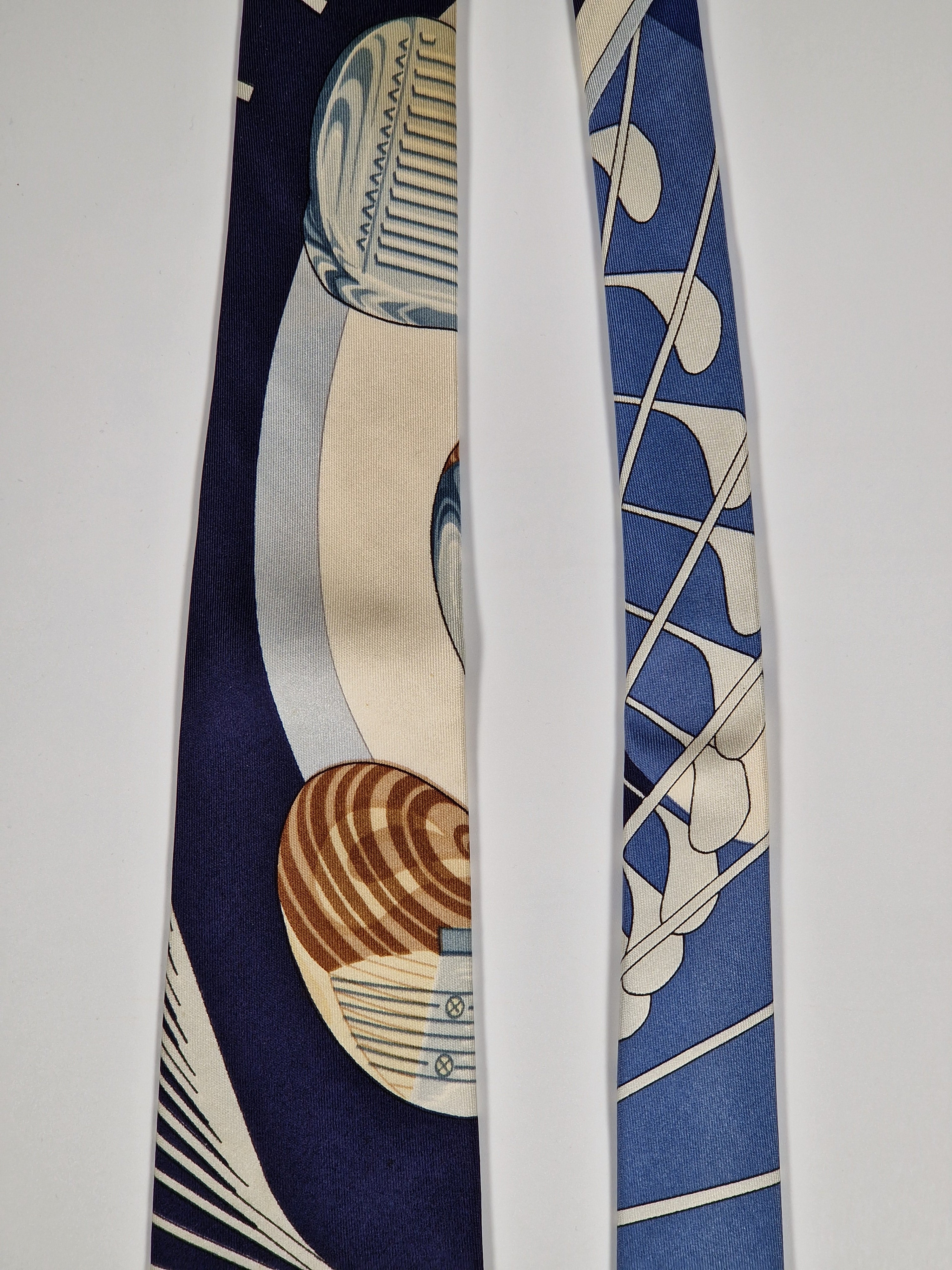 Vintage Hermès silk tie Golf pattern No Code