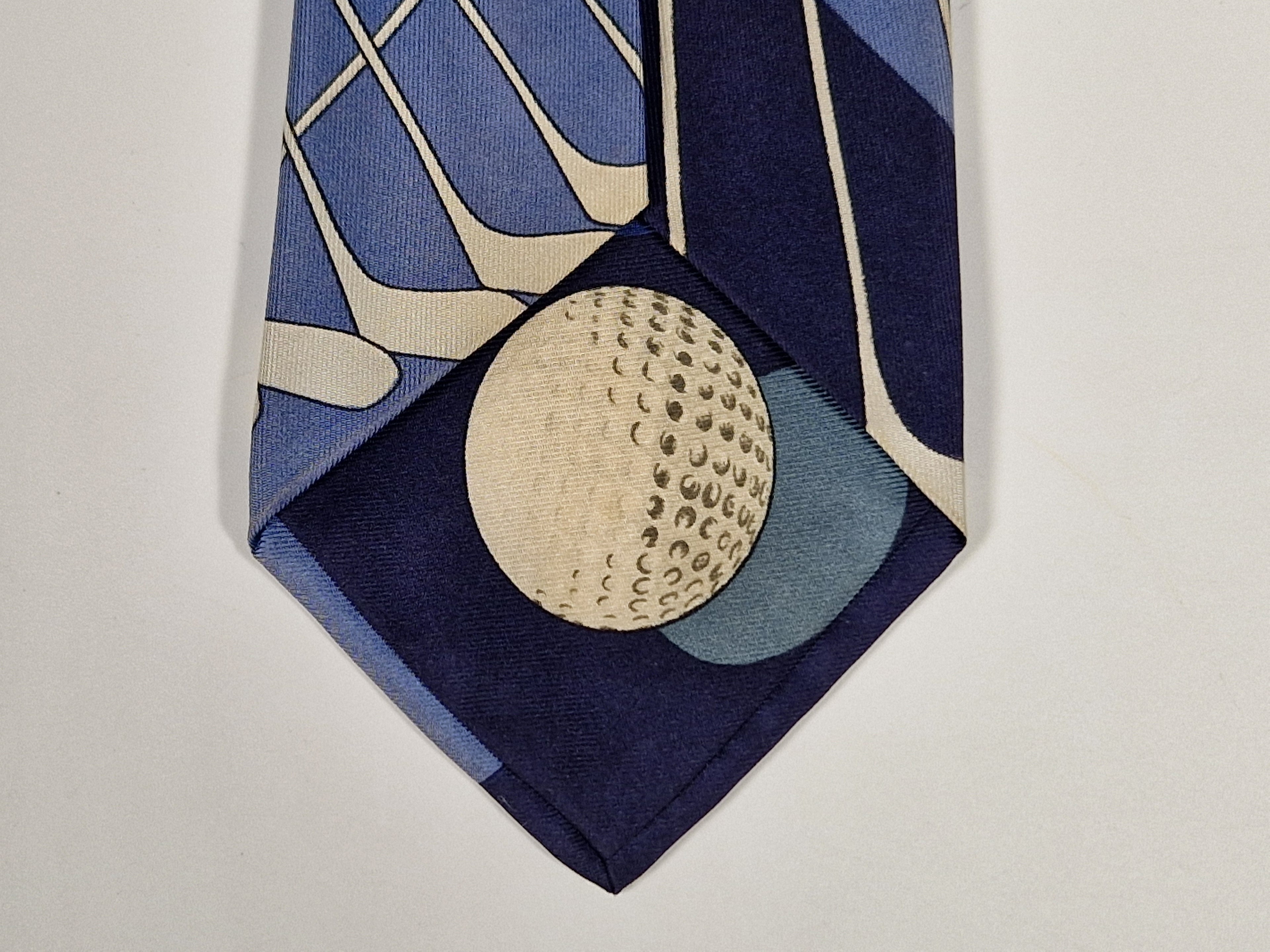 Vintage Hermès silk tie Golf pattern No Code