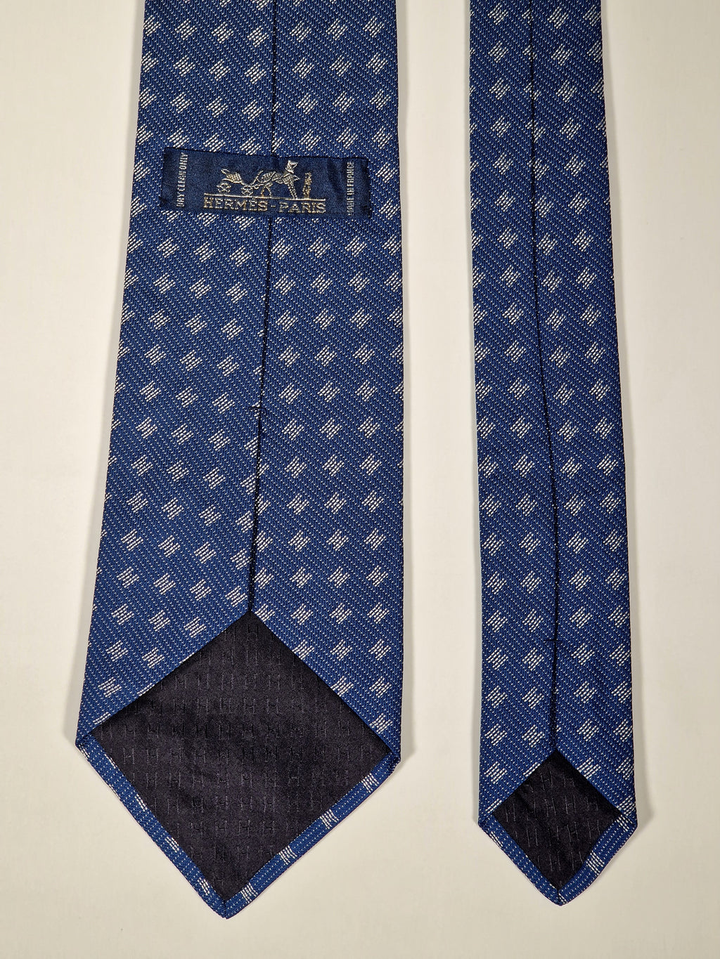 No Code Hermès tie blu H pattern No Code
