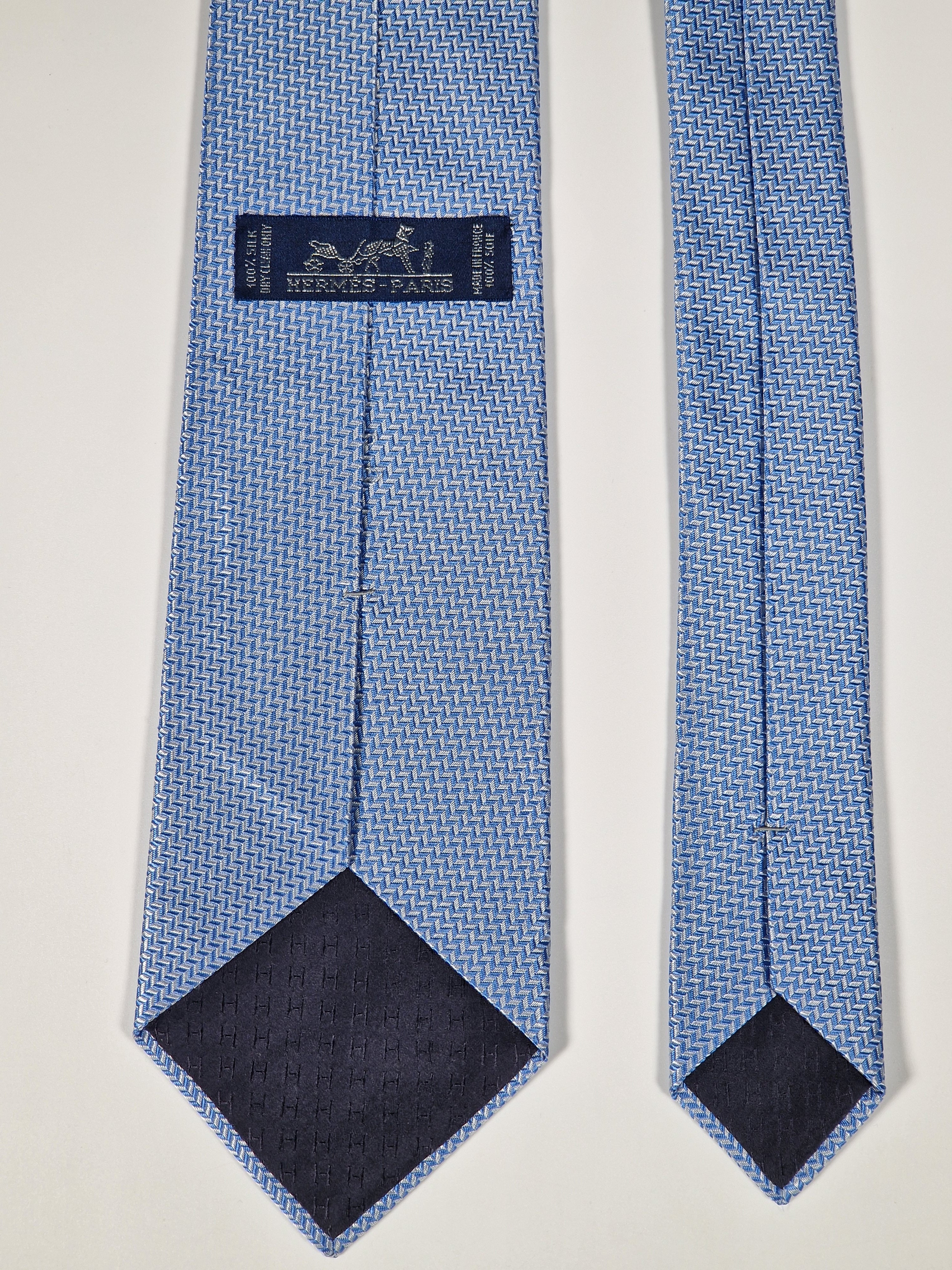 Hermès silk tie blue geometrical pattern No code