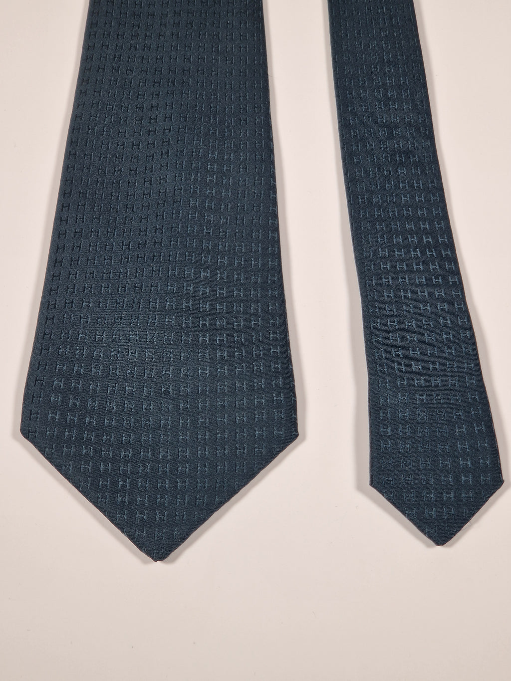 Hermés Petrolium Faconnee H Tie