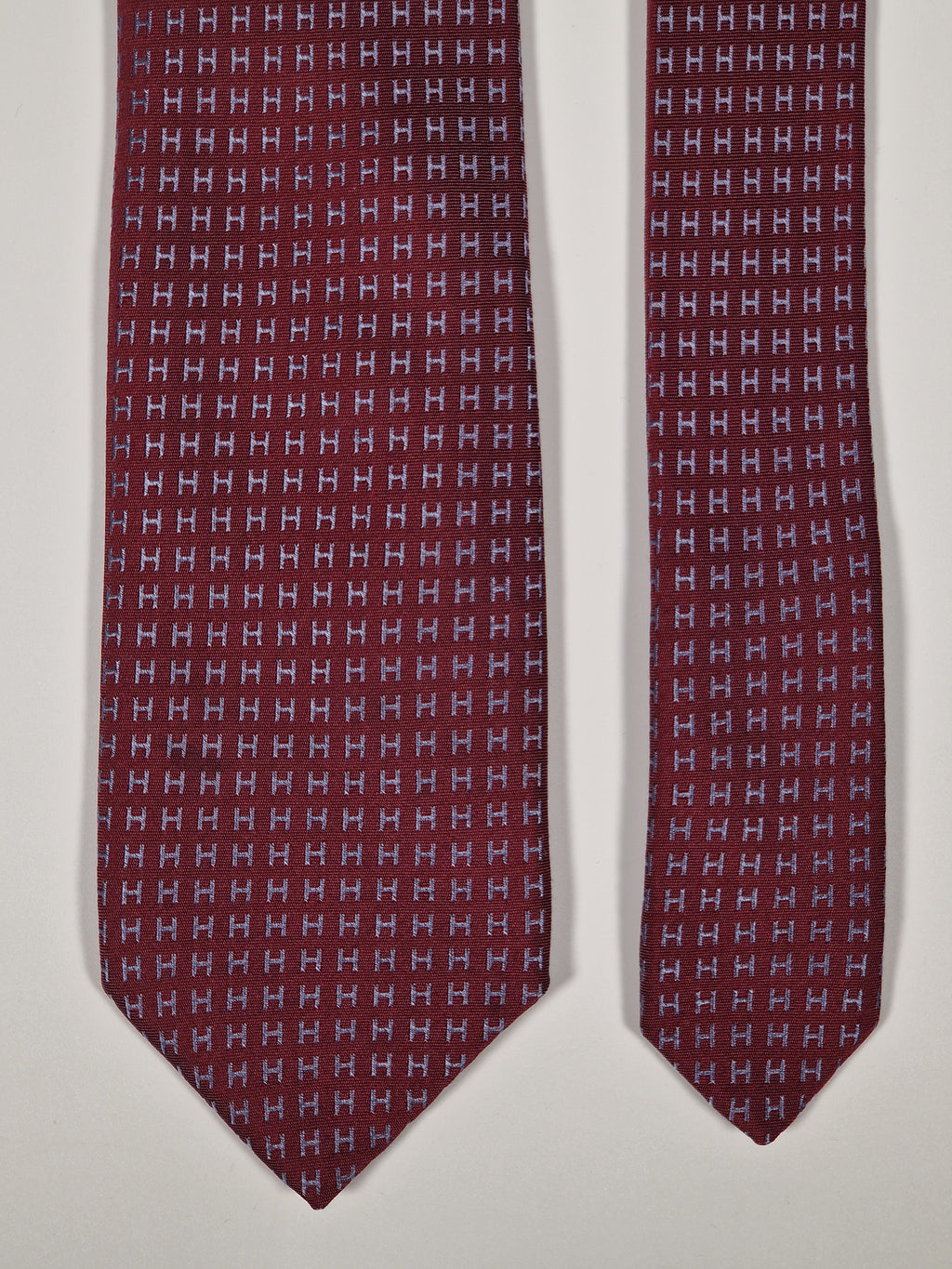 Hermés Red metallic Faconnee H Tie