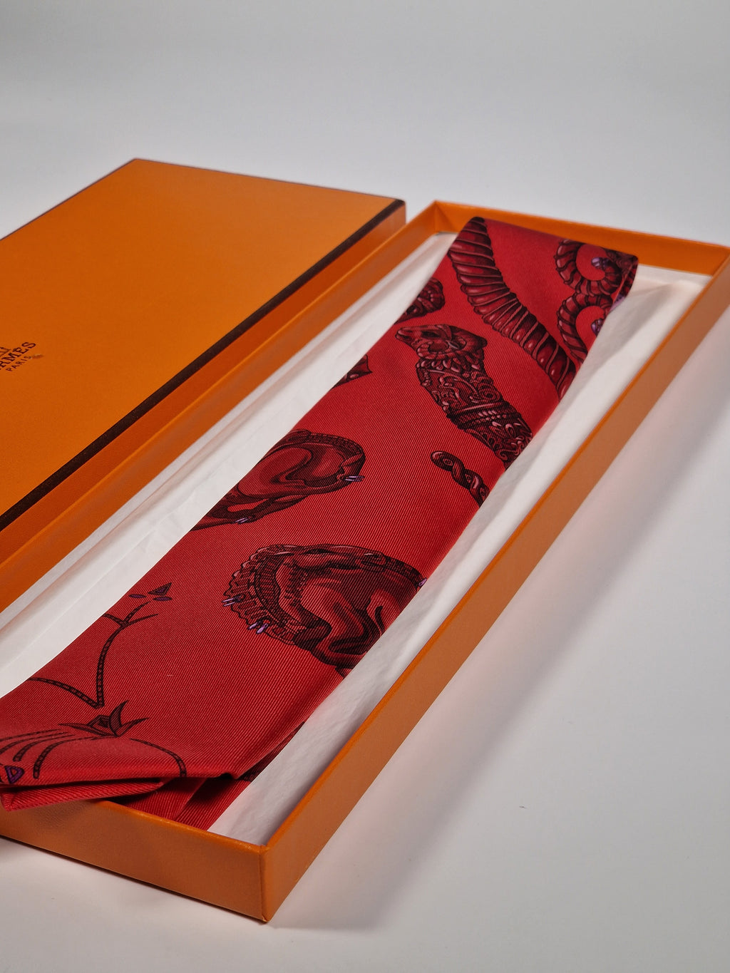 Scarf No code tie red Equestrian patter Hermés Tie with box