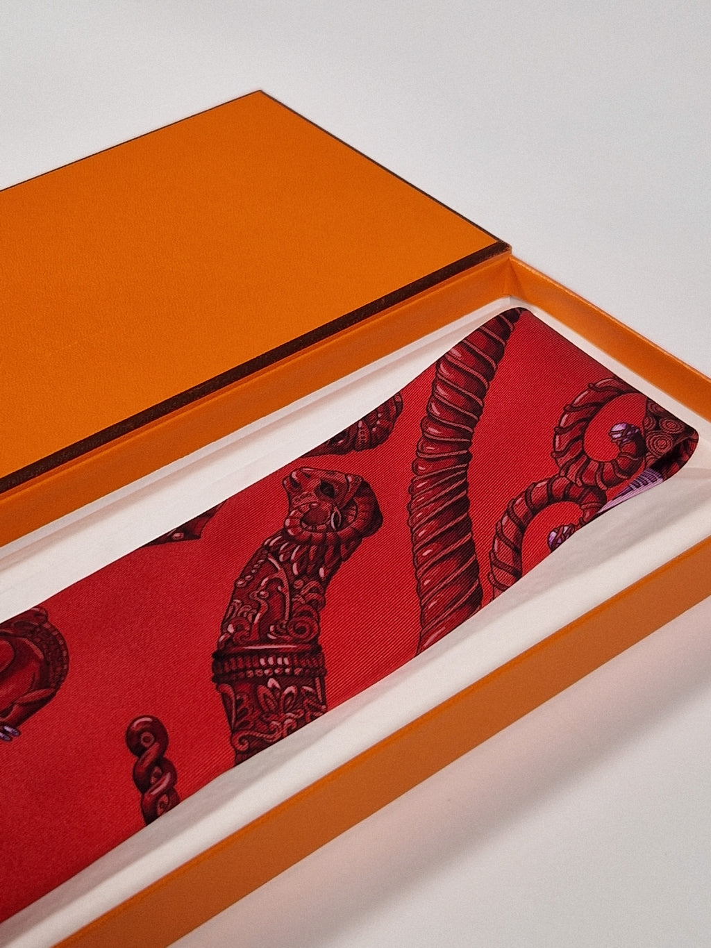 Scarf No code tie red Equestrian patter Hermés Tie with box