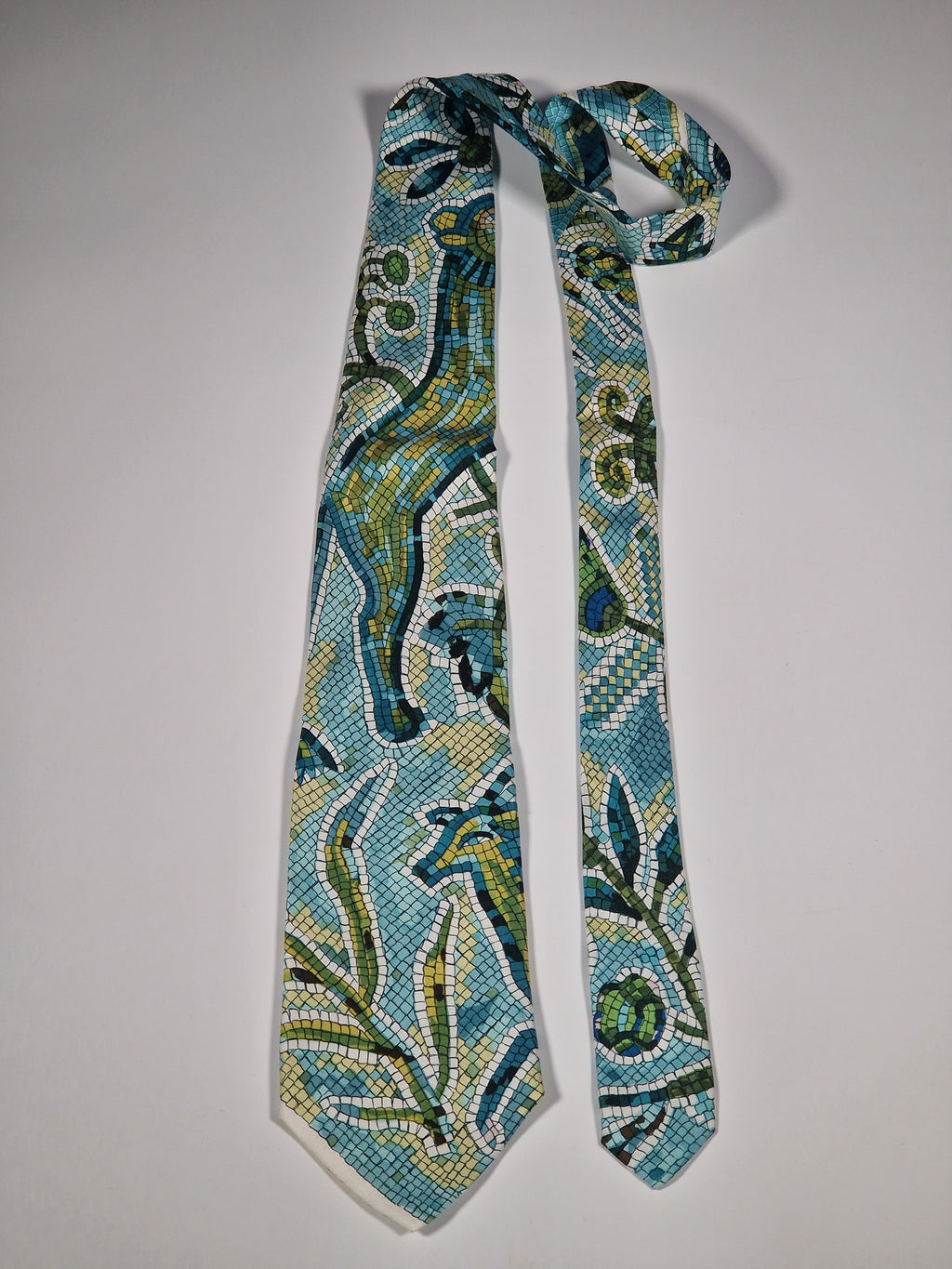 Hermès vintage silk blue mosaic scarf pattern tie no code