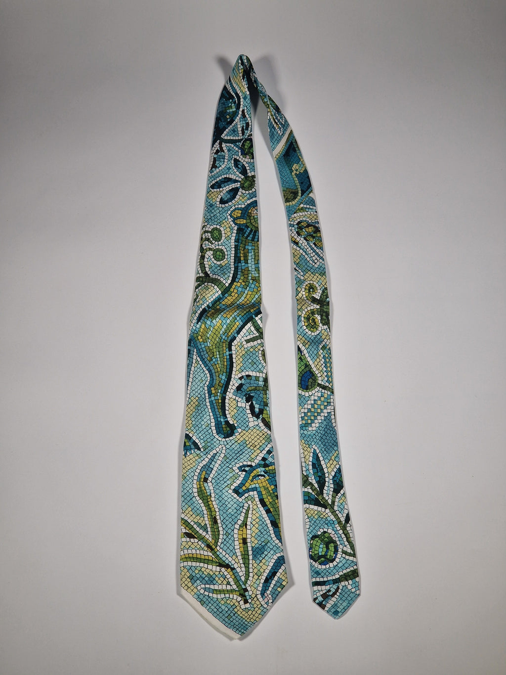 Hermès vintage silk blue mosaic scarf pattern tie no code