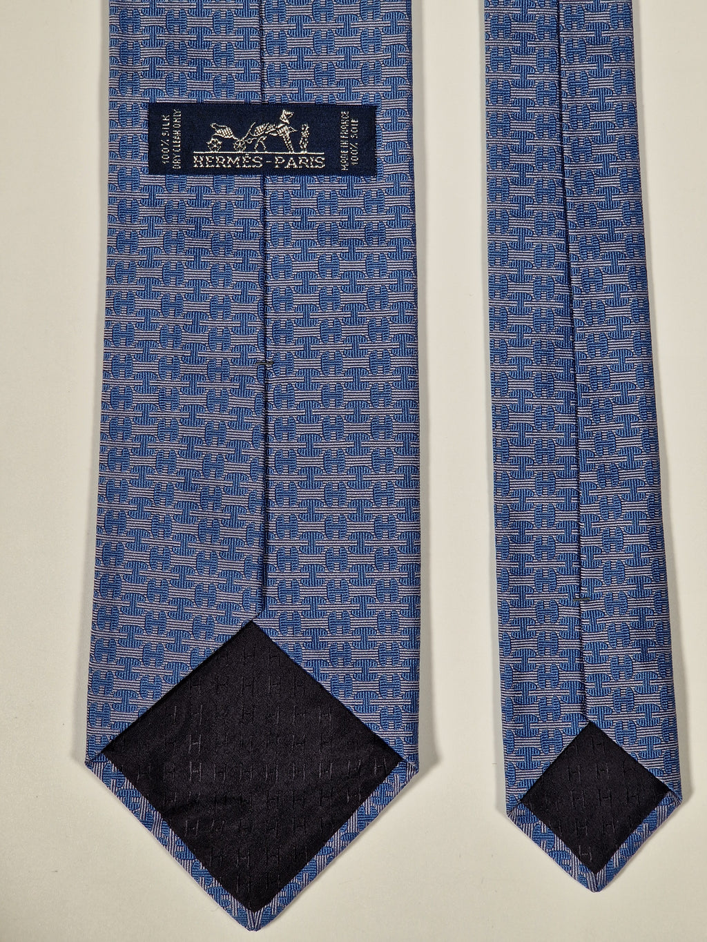 Hermès jaquard silk tie blue H pattern no code