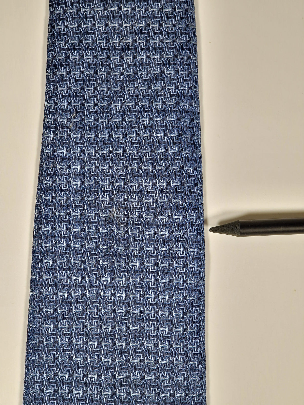 No Code Hermès tie blue H pattern no code