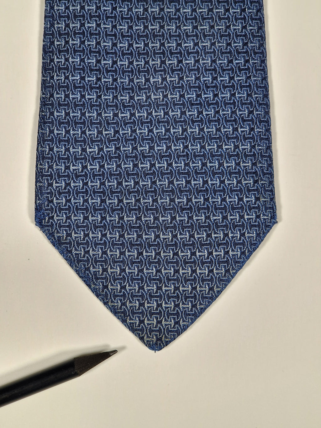 No Code Hermès tie blue H pattern no code
