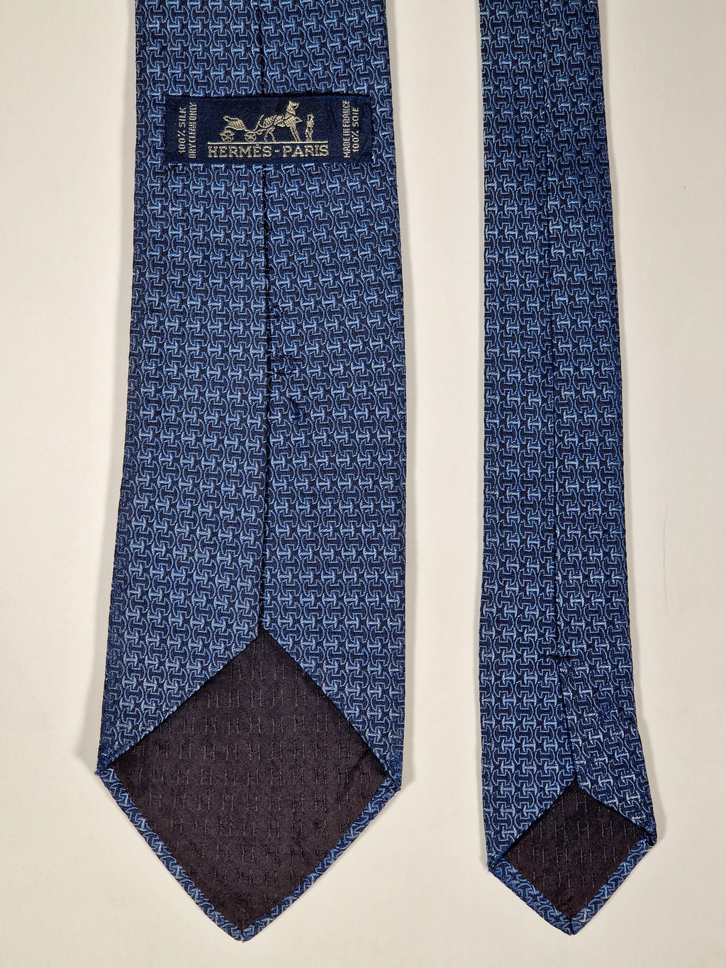 No Code Hermès tie blue H pattern no code