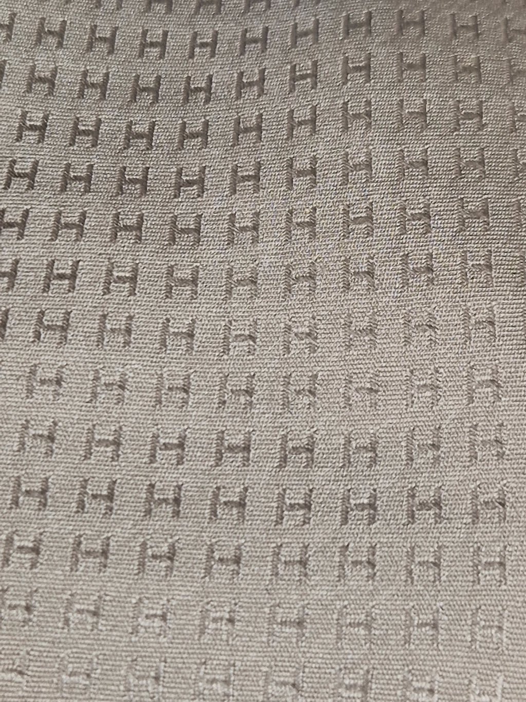 Hermés off white silk Faconnee H Tie