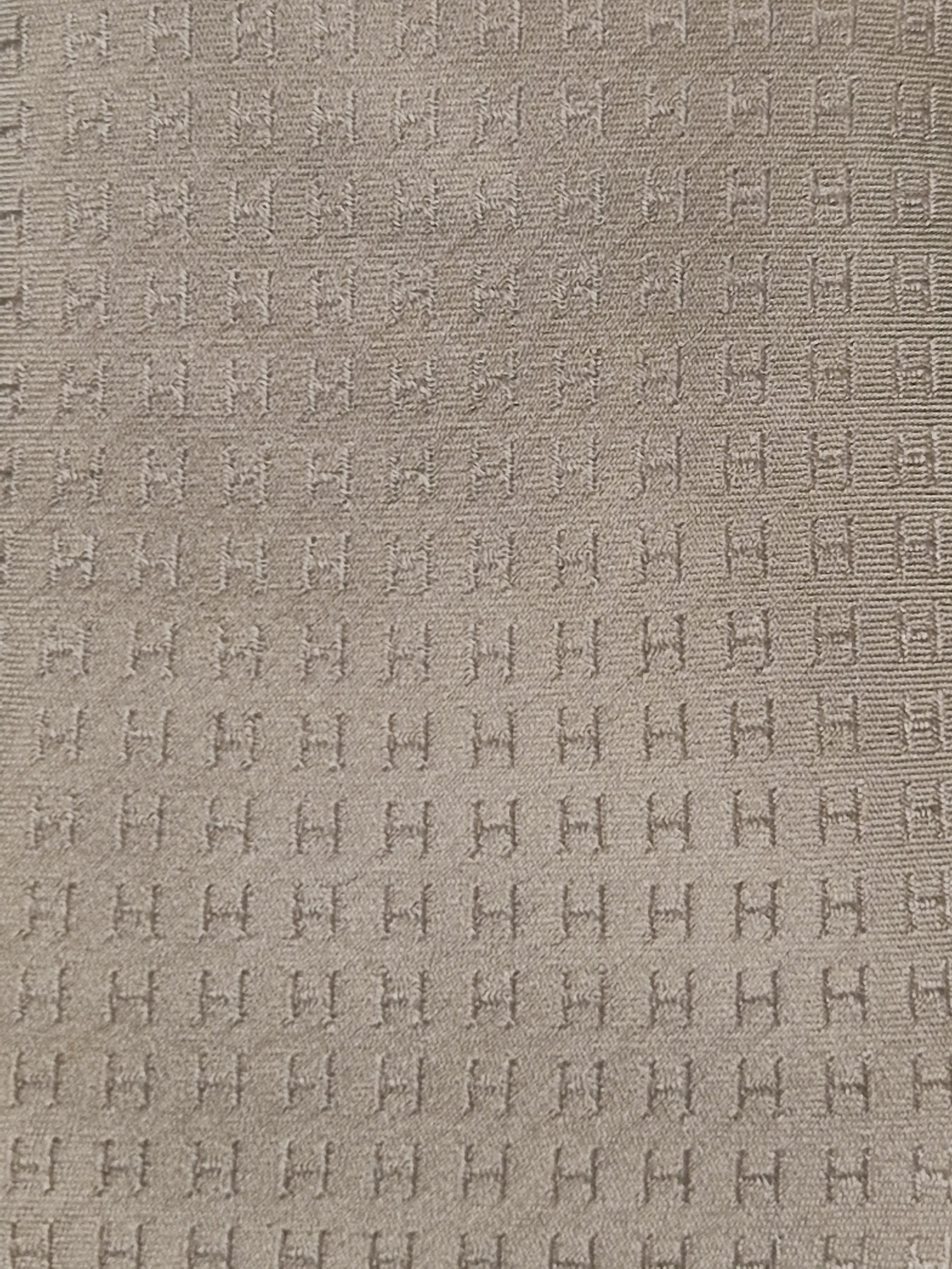 Hermés off white silk Faconnee H Tie