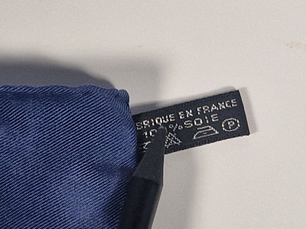 Hermes petit carrè 40 silk blue belt pattern