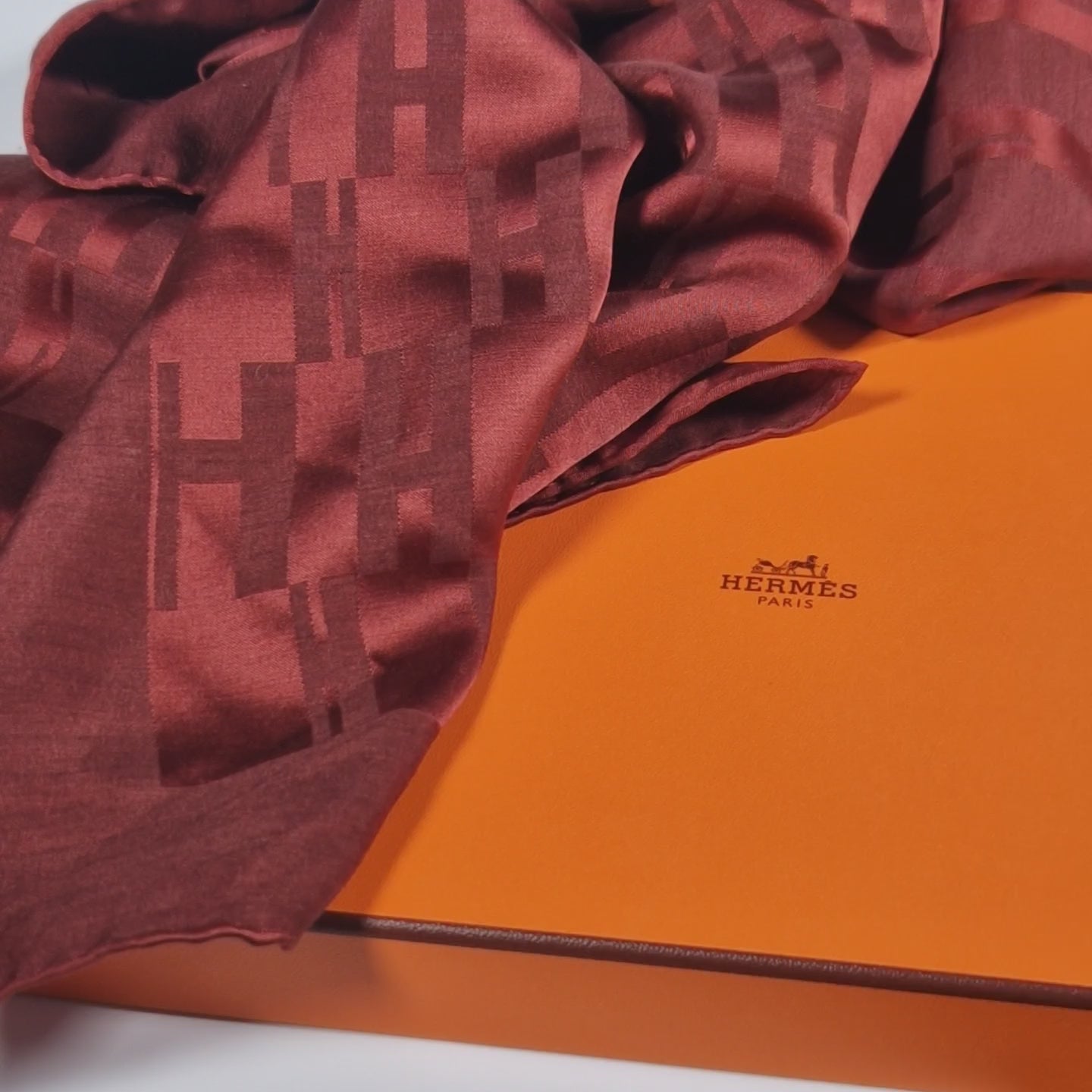 Hermès Faconnee Grand H Stole 75 x 180 cm with box