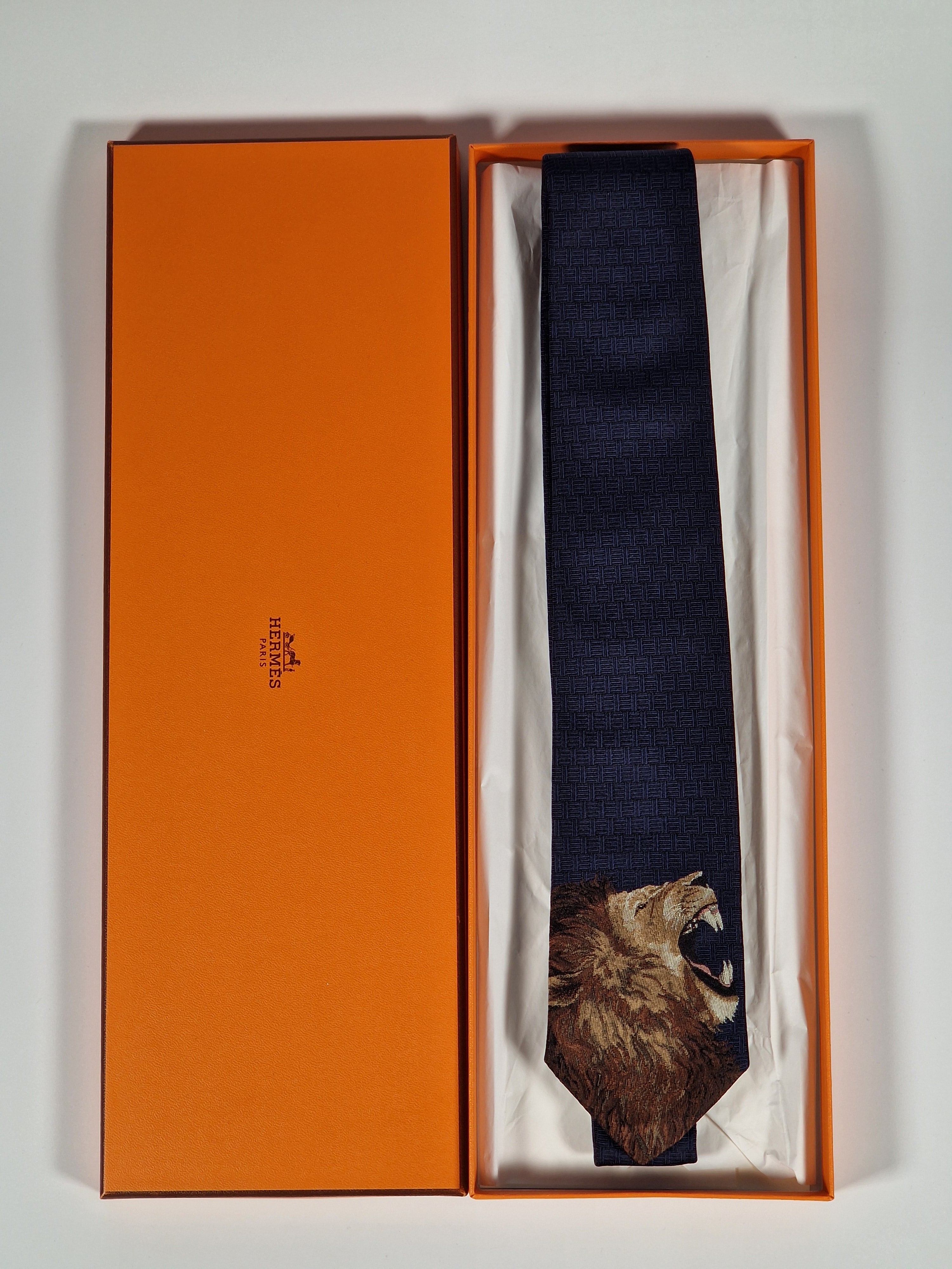 Hermès jaquard silk tie lion blue Hermès 333957 T "ROAAAAAR!"
